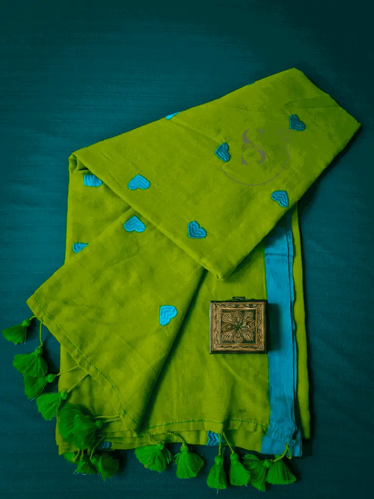 Mulmul-cotton-saree-green-heart.webp