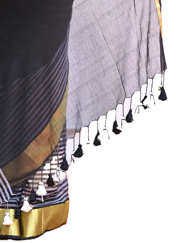 Mulcotton-black-golden-border-saree (3).webp