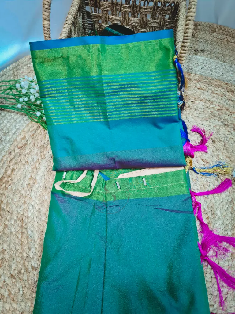 Ready-to-wear-print-saree-green-hooks.webp